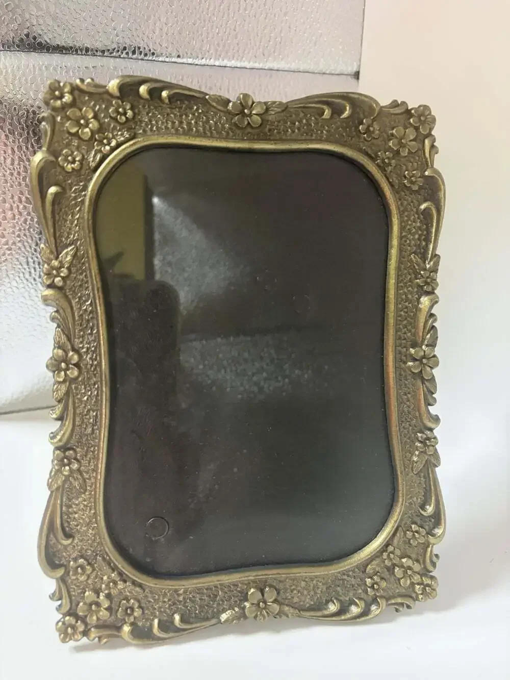 Set Of 2 Vintage Gold Toned Picture Frames 5x7, 3x5
